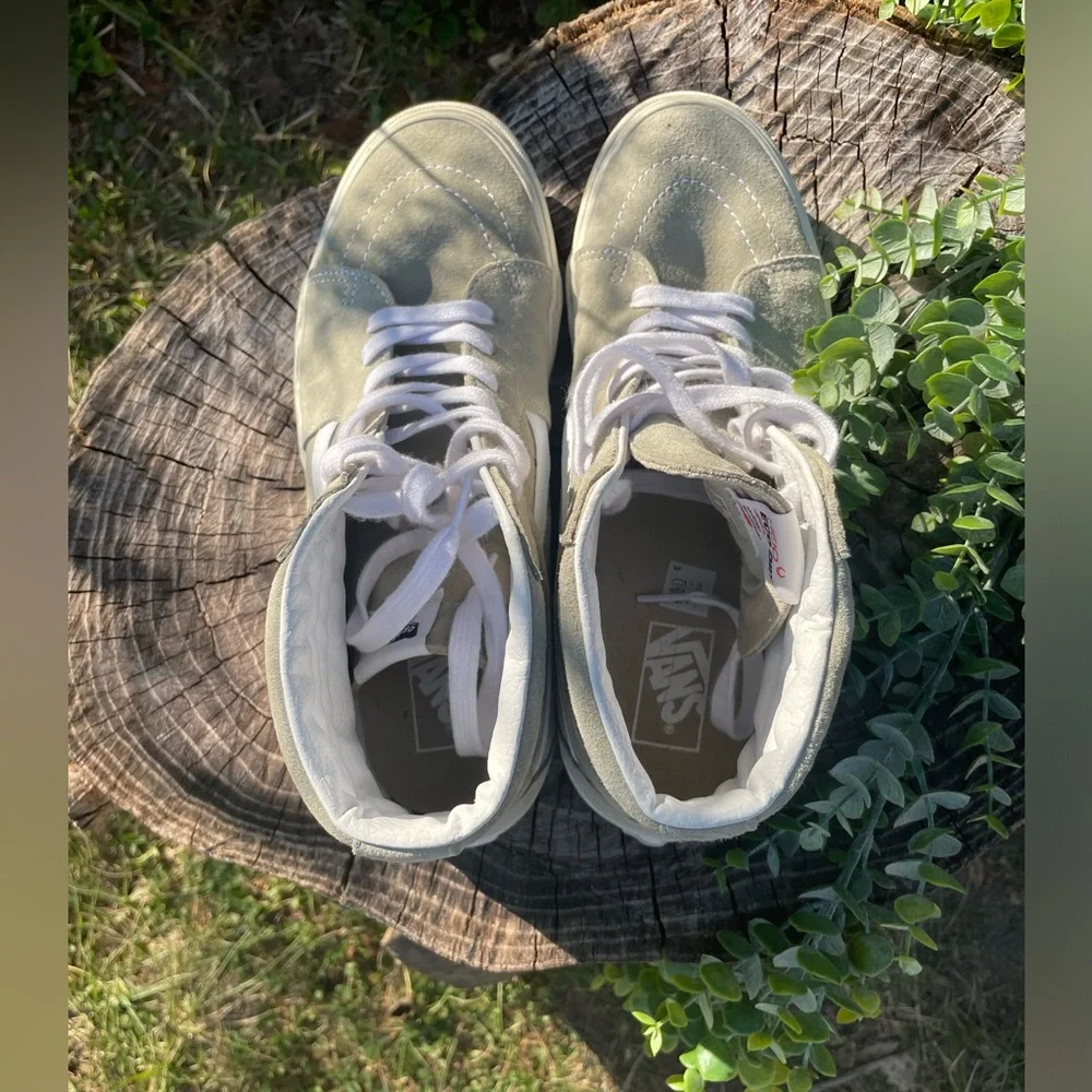 Vans - Picture 9 of 9